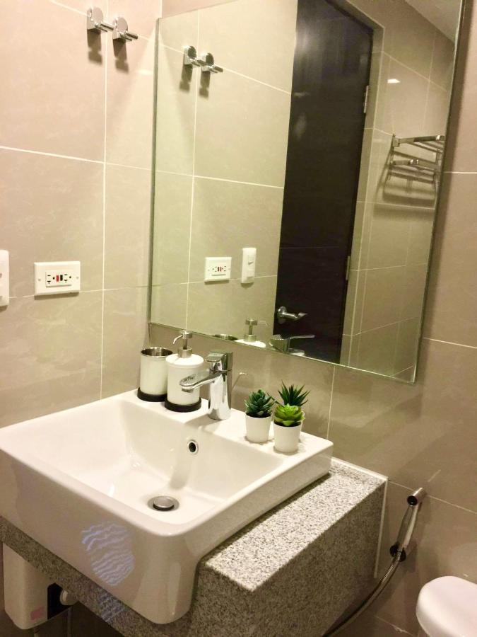 Daniella'S Modern & Cozy Suite In Uptown Bgc Manila Zewnętrze zdjęcie
